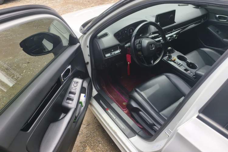 Used Honda Civic 2022 240TURBO CVT Dynamic Edition Driver Seat