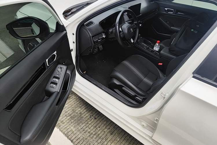 Used Honda Civic 2022 240TURBO CVT Dynamic Edition Driver Seat