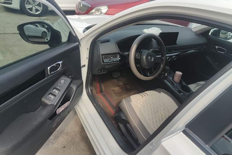 Used Honda Civic 2022 240TURBO CVT Dynamic Edition Driver Seat