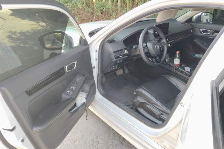 Used Honda Civic 2022 240TURBO CVT Dynamic Edition Driver Seat