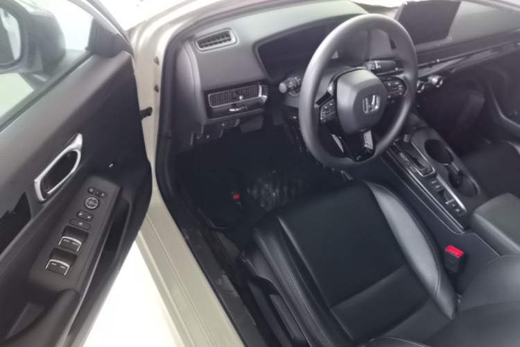 Used Honda Civic 2022 240TURBO CVT Dynamic Edition Driver Seat
