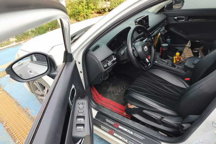Used Honda Civic 2022 240TURBO CVT Dynamic Edition Driver Seat