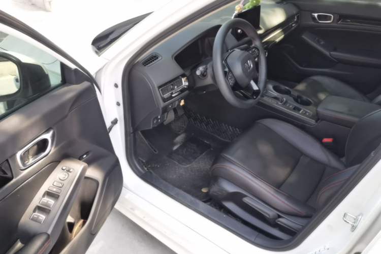 Used Honda Civic 2022 240TURBO CVT Dynamic Edition Driver Seat