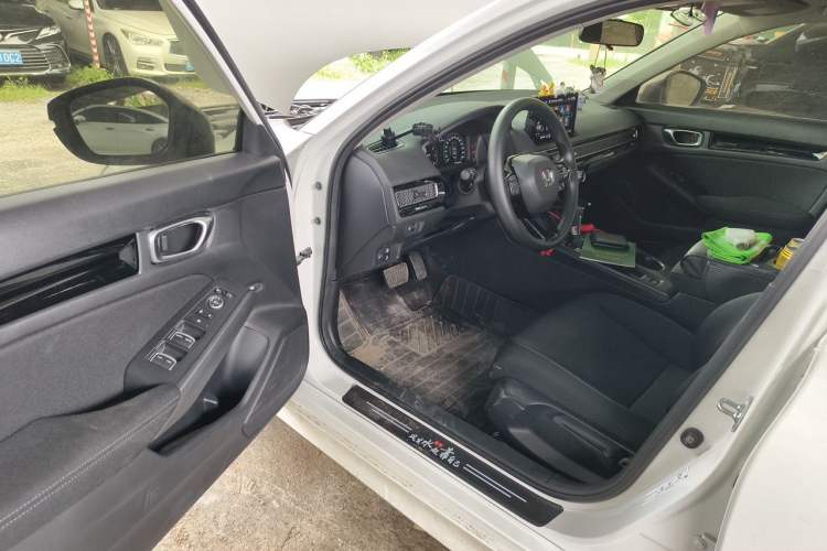 Used Honda Civic 2022 240TURBO CVT Dynamic Edition Driver Seat
