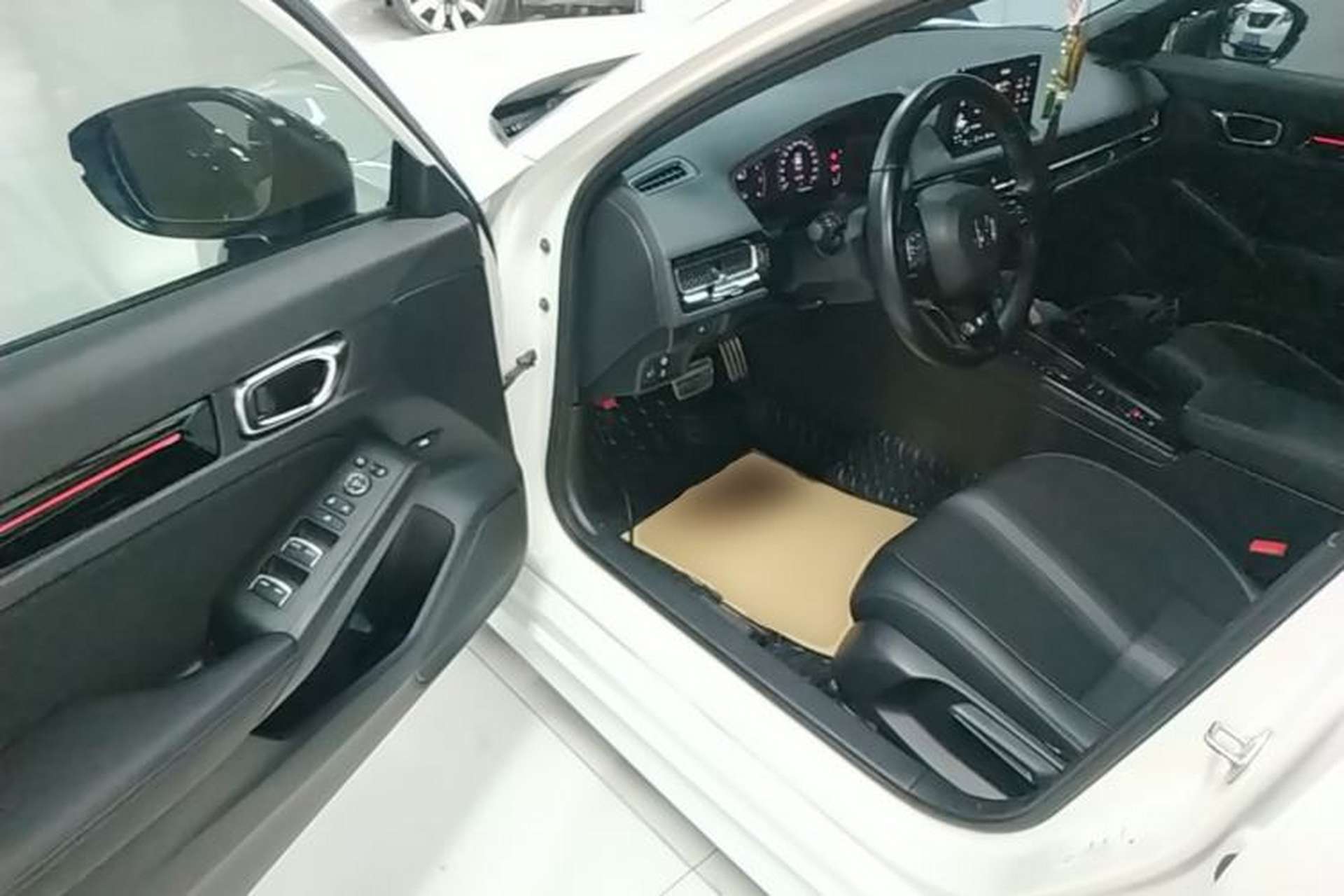 Used Honda Civic 2022 240TURBO CVT Dynamic Edition Driver Seat