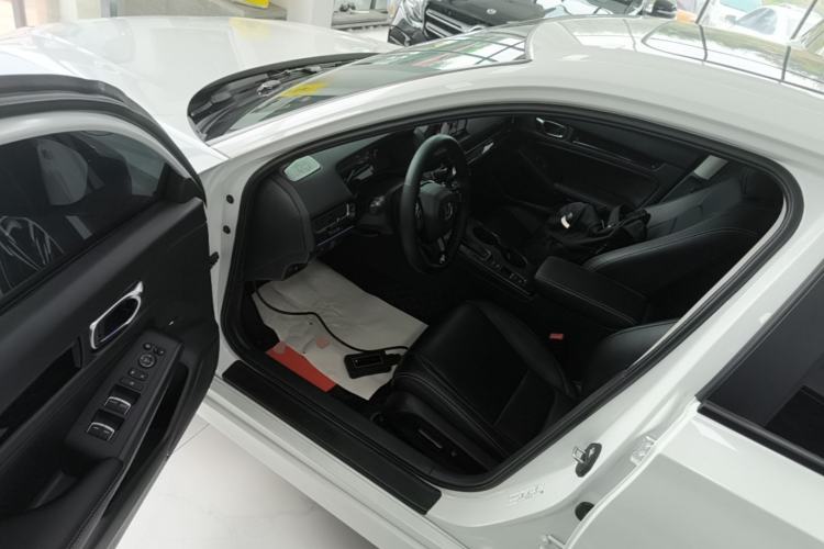 Used Honda Civic 2022 240TURBO CVT Dynamic Edition Driver Seat