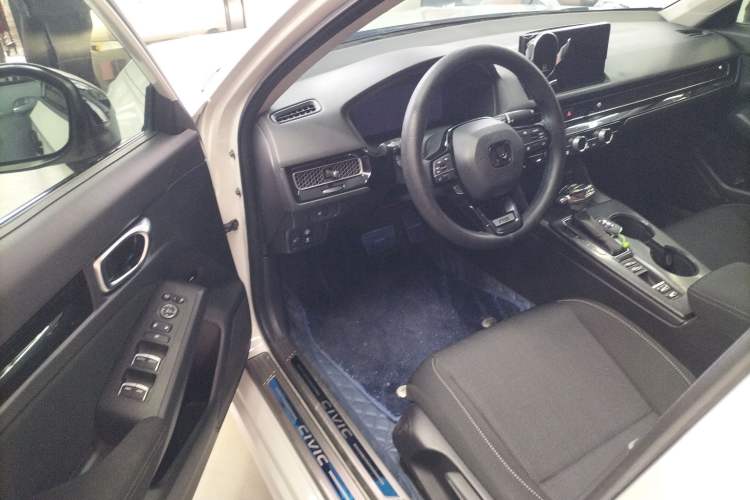 Used Honda Civic 2022 240TURBO CVT Dynamic Edition Driver Seat