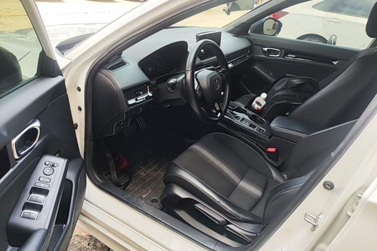 Used Honda Civic 2022 240TURBO CVT Dynamic Edition Driver Seat