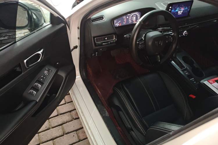 Used Honda Civic 2022 240TURBO CVT Dynamic Edition Driver Seat