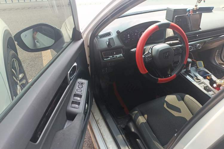 Used Honda Civic 2022 240TURBO CVT Dynamic Edition Driver Seat