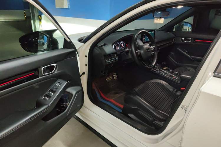 Used Honda Civic 2022 240TURBO CVT Dynamic Edition Driver Seat
