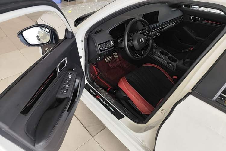 Used Honda Civic 2022 240TURBO CVT Dynamic Edition Driver Seat