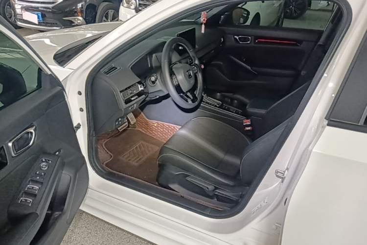 Used Honda Civic 2022 240TURBO CVT Dynamic Edition Driver Seat
