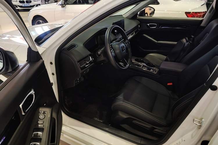 Used Honda Civic 2022 240TURBO CVT Dynamic Edition Driver Seat