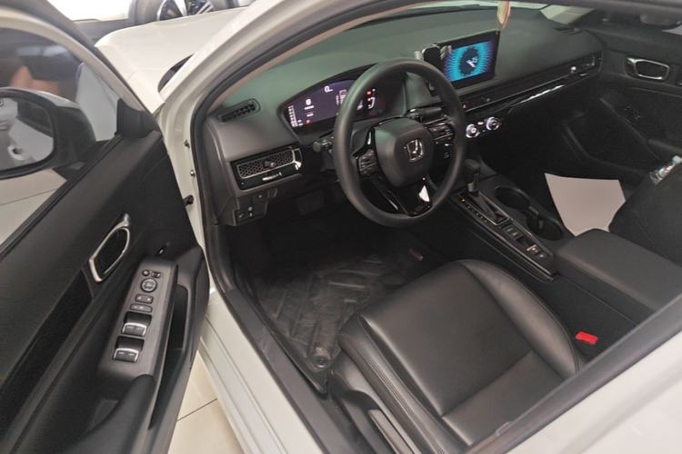 Used Honda Civic 2022 240TURBO CVT Dynamic Edition Driver Seat