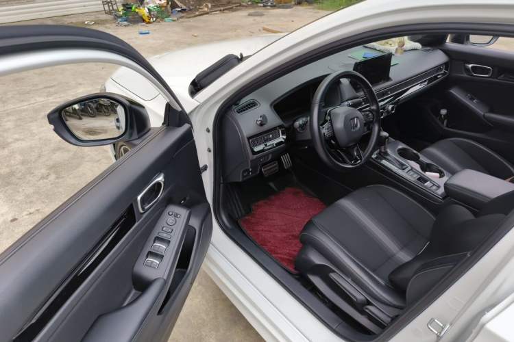 Used Honda Civic 2022 240TURBO CVT Dynamic Edition Driver Seat