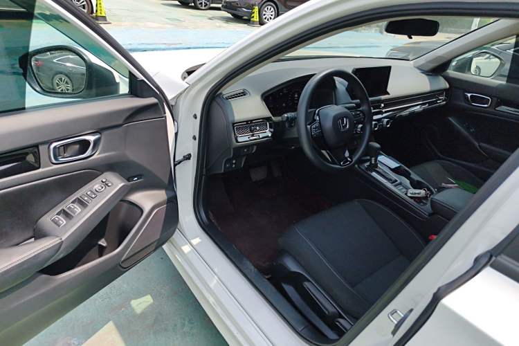 Used Honda Civic 2022 240TURBO CVT Dynamic Edition Driver Seat