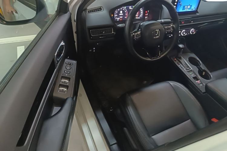 Used Honda Civic 2022 240TURBO CVT Dynamic Edition Driver Seat