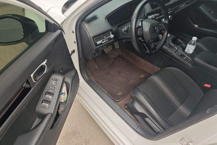 Used Honda Civic 2022 240TURBO CVT Dynamic Edition Driver Seat