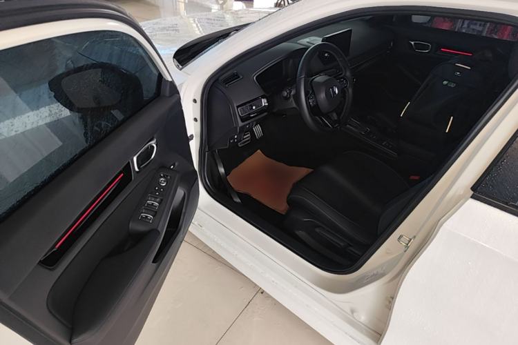 Used Honda Civic 2022 240TURBO CVT Dynamic Edition Driver Seat