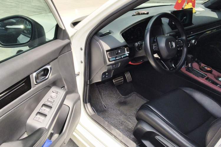 Used Honda Civic 2022 240TURBO CVT Dynamic Edition Driver Seat