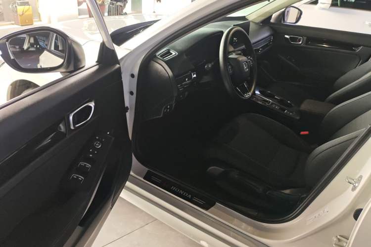 Used Honda Civic 2022 240TURBO CVT Dynamic Edition Driver Seat