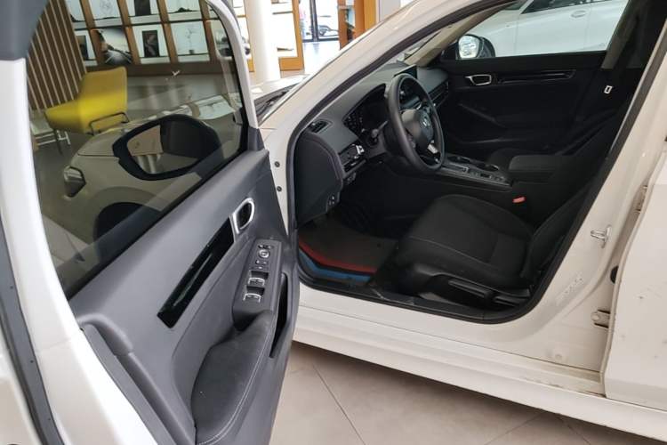 Used Honda Civic 2022 240TURBO CVT Dynamic Edition Driver Seat
