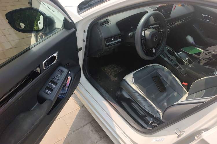 Used Honda Civic 2022 240TURBO CVT Dynamic Edition Driver Seat