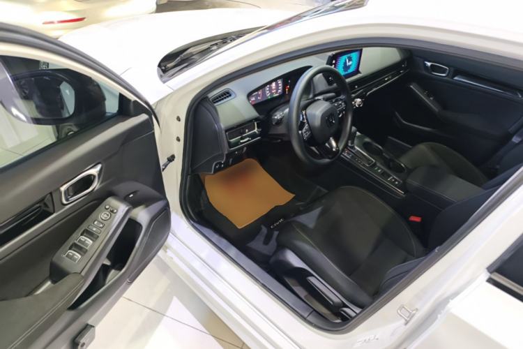 Used Honda Civic 2022 240TURBO CVT Dynamic Edition Driver Seat