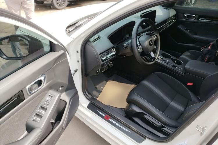Used Honda Civic 2022 240TURBO CVT Dynamic Edition Driver Seat