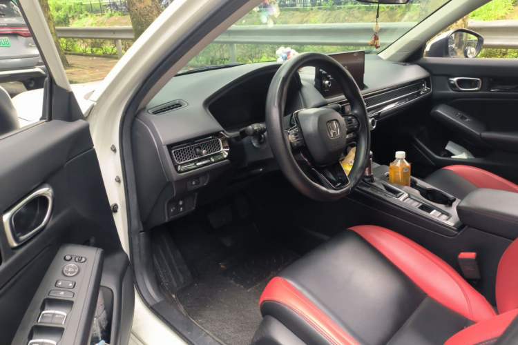 Used Honda Civic 2022 240TURBO CVT Dynamic Edition Driver Seat