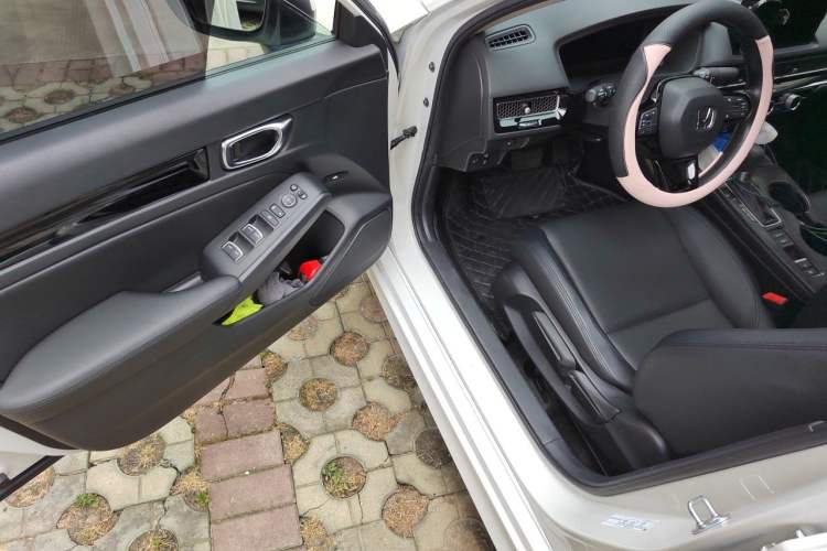 Used Honda Civic 2022 240TURBO CVT Dynamic Edition Driver Seat