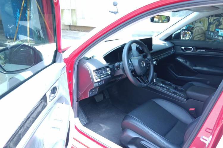 Used Honda Civic 2022 240TURBO CVT Dynamic Edition Driver Seat