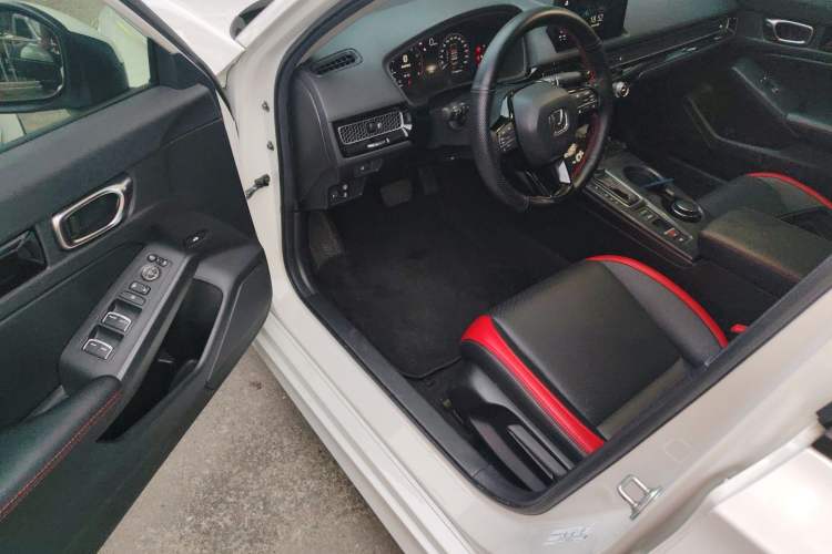 Used Honda Civic 2022 240TURBO CVT Dynamic Edition Driver Seat