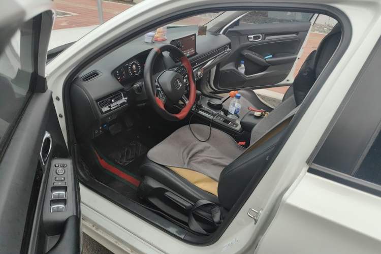 Used Honda Civic 2022 240TURBO CVT Dynamic Edition Driver Seat