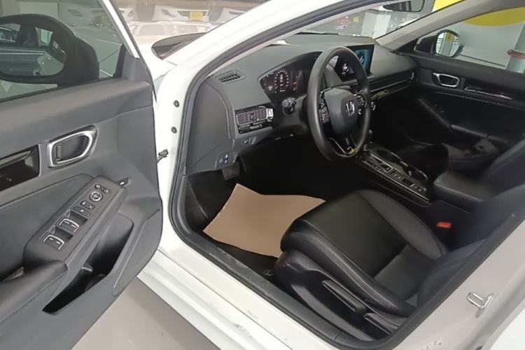 Used Honda Civic 2022 240TURBO CVT Dynamic Edition Driver Seat
