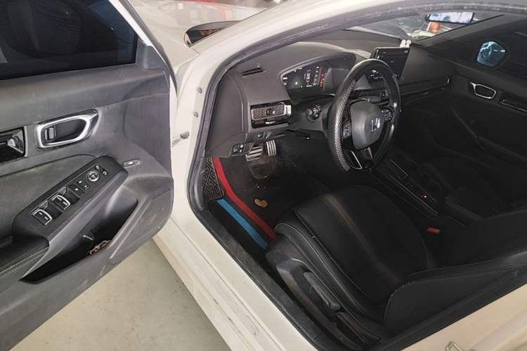 Used Honda Civic 2022 240TURBO CVT Dynamic Edition Driver Seat