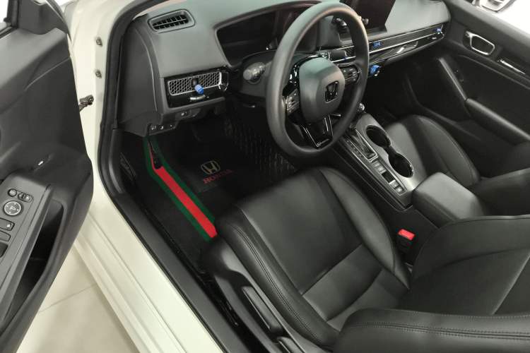 Used Honda Civic 2022 240TURBO CVT Dynamic Edition Driver Seat