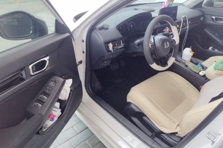 Used Honda Civic 2022 240TURBO CVT Dynamic Edition Driver Seat