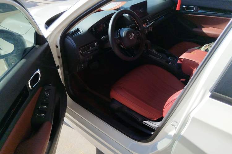 Used Honda Civic 2022 240TURBO CVT Dynamic Edition Driver Seat