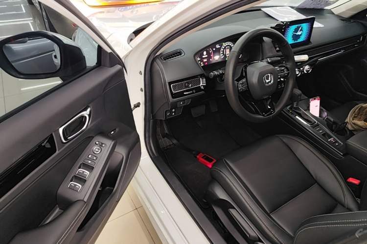 Used Honda Civic 2022 240TURBO CVT Dynamic Edition Driver Seat