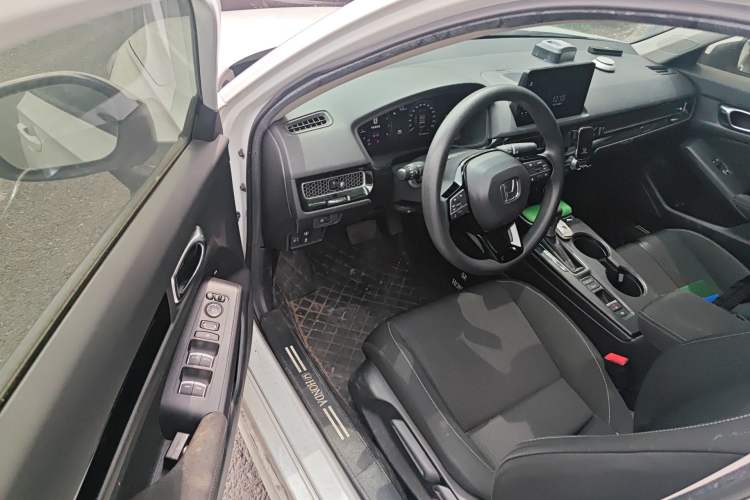 Used Honda Civic 2022 240TURBO CVT Dynamic Edition Driver Seat