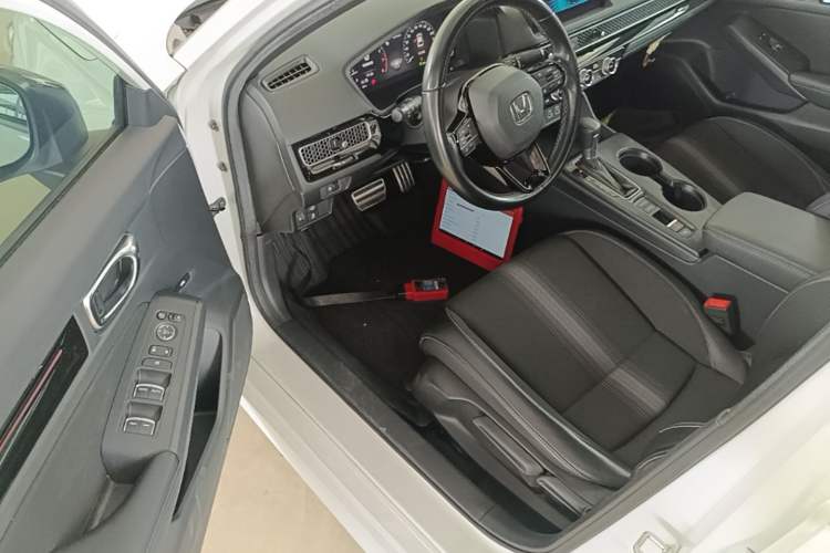 Used Honda Civic 2022 240TURBO CVT Dynamic Edition Driver Seat