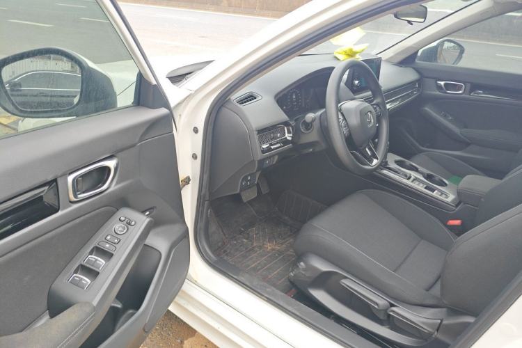 Used Honda Civic 2022 240TURBO CVT Dynamic Edition Driver Seat