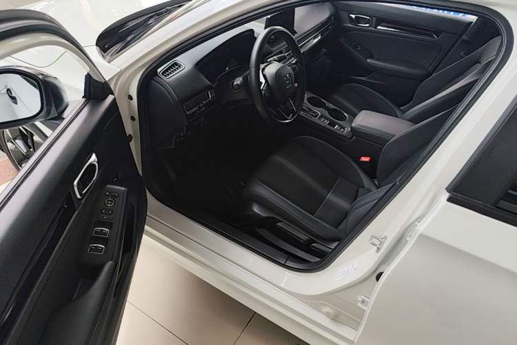 Used Honda Civic 2022 240TURBO CVT Dynamic Edition Driver Seat