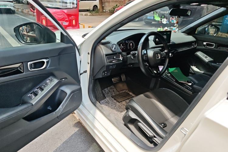 Used Honda Civic 2022 240TURBO CVT Dynamic Edition Driver Seat
