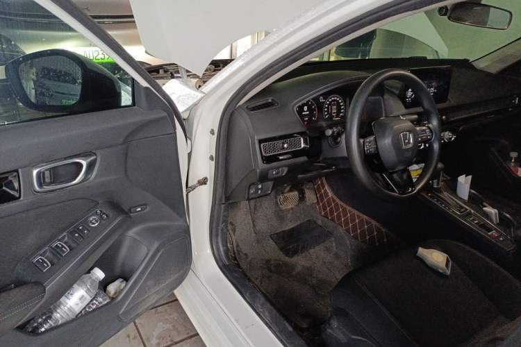 Used Honda Civic 2022 240TURBO CVT Dynamic Edition Driver Seat