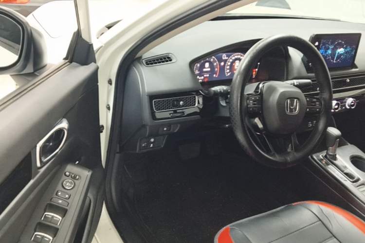 Used Honda Civic 2022 240TURBO CVT Dynamic Edition Driver Seat