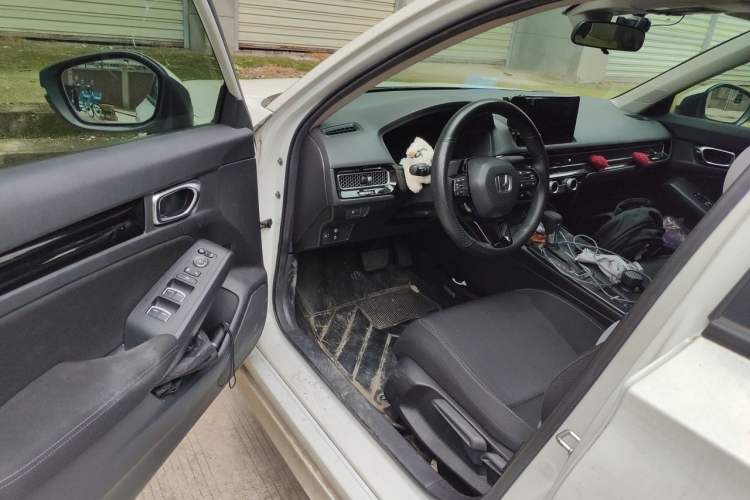 Used Honda Civic 2022 240TURBO CVT Dynamic Edition Driver Seat