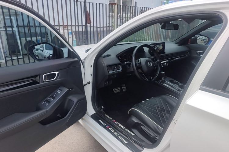 Used Honda Civic 2022 240TURBO CVT Dynamic Edition Driver Seat